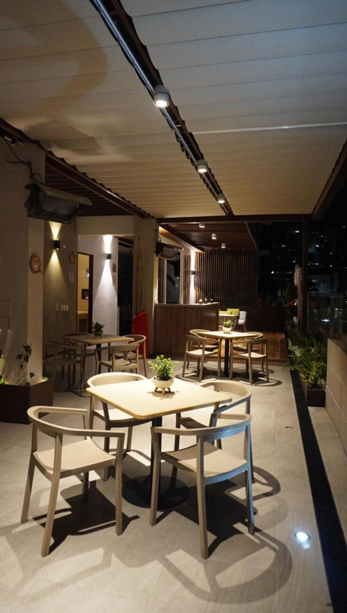 Quo Quality Hotel Manizales Exterior photo The interior of a Starbucks in Taiwan
